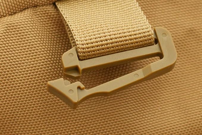 Rucksack mit langlebigen Reißverschlüssen für sichere Aufbewahrung von Wanderausrüstung.
