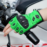 seibertron-gallery:sps7h-scene-color-groups-20260721 | Produkt:8847662776510 | Farbe:Grün | Slot:1 | Seibertron SPS-7H grüne Halbfinger-Motorradhandschuhe Szenenbild 1